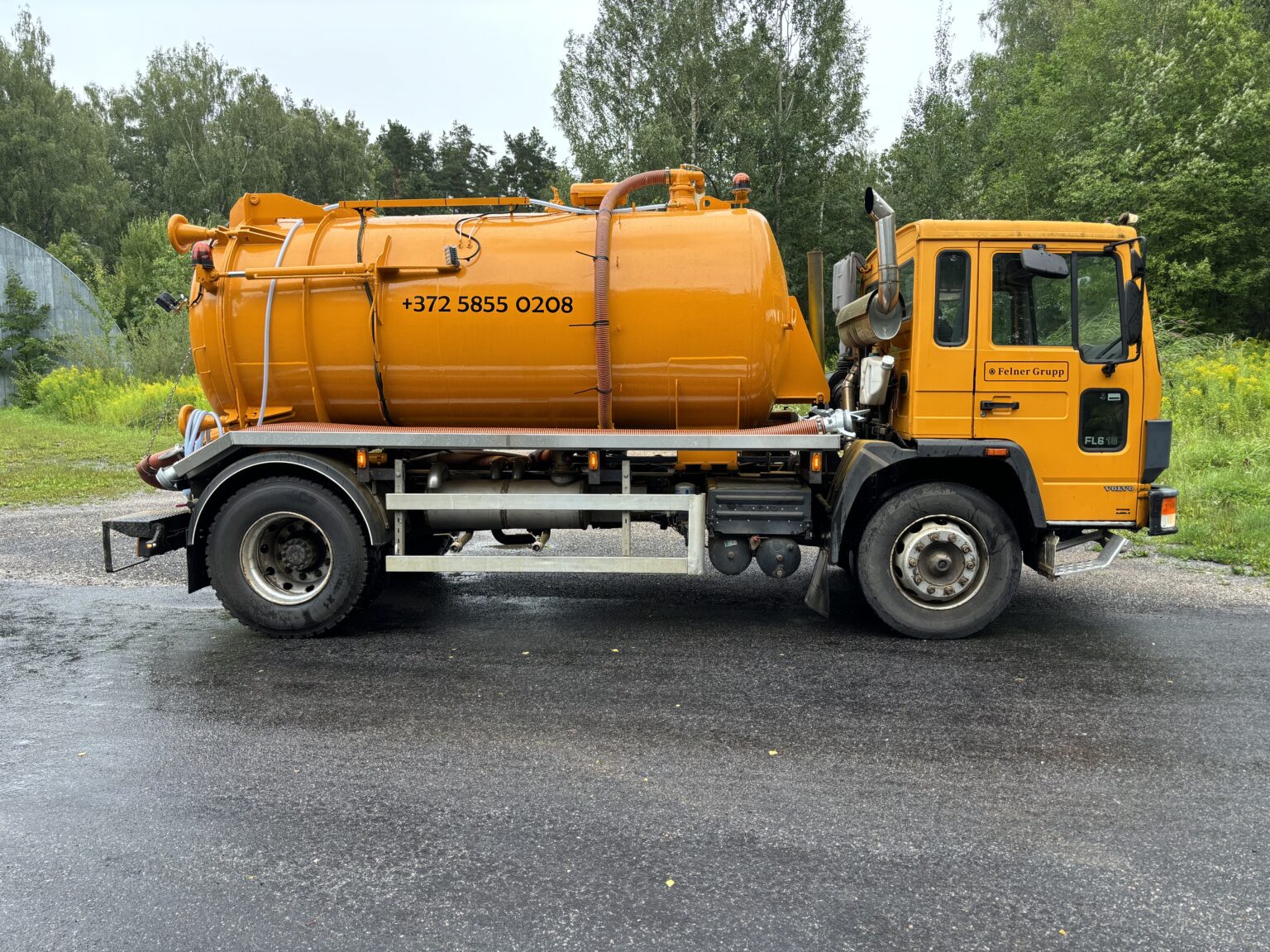 Felner Grupp fekaaliveoauto kollane